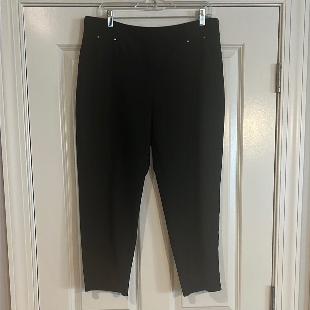Cache women’s black cropped capris size 14